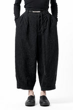 画像をギャラリービューアに読み込む, KLASICA GOSSE TWO TUCKED TROUSERS / LIGHT WEIGHT BLUR STRIPES (INK BLACK)