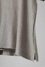 Load image into Gallery viewer, CAPERTICA OVERSIZED ASYMMETRY TEE / LINEN HEAVY JERSEY (KINARI)
