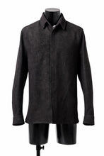 Load image into Gallery viewer, ISAMU KATAYAMA BACKLASH REVERSE LEATHER SHIRT / DOUBLE DYED - JP WET WHITE CALF (BLACK)