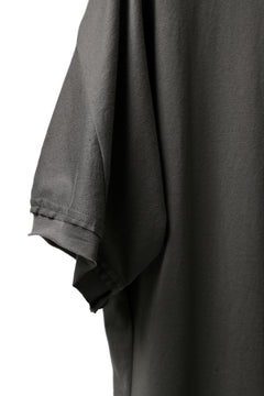 画像をギャラリービューアに読み込む, Hannibal. Hidden Button Placket T-Shirt / adrian 111. (STONE)