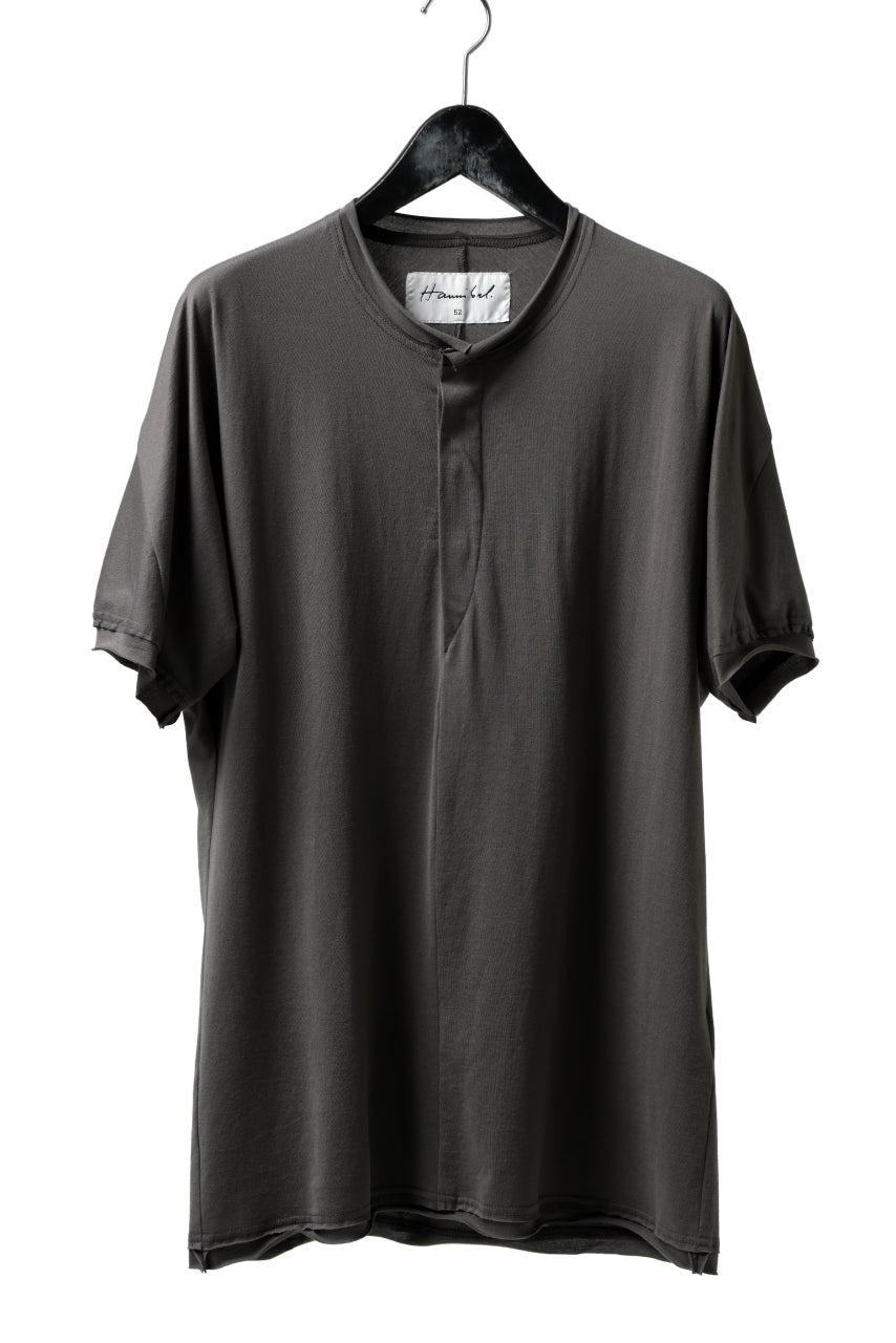 画像をギャラリービューアに読み込む, Hannibal. Hidden Button Placket T-Shirt / adrian 111. (STONE)