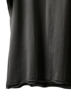 画像をギャラリービューアに読み込む, Hannibal. Hidden Button Placket T-Shirt / adrian 111. (STONE)