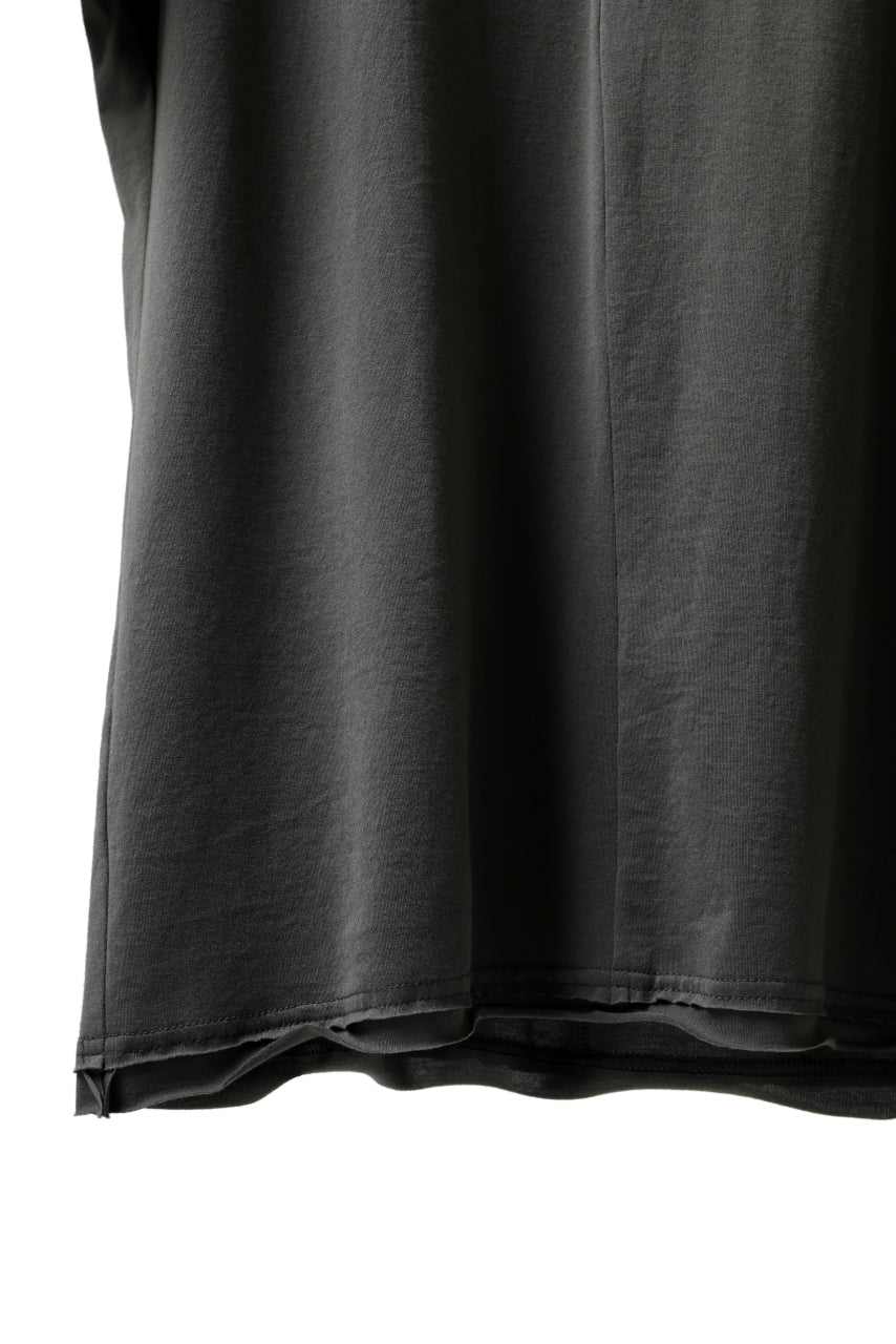 画像をギャラリービューアに読み込む, Hannibal. Hidden Button Placket T-Shirt / adrian 111. (STONE)