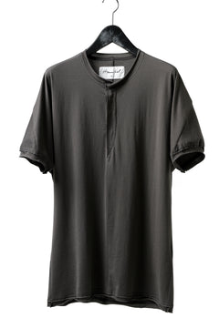 画像をギャラリービューアに読み込む, Hannibal. Hidden Button Placket T-Shirt / adrian 111. (STONE)