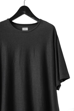Load image into Gallery viewer, CAPERTICA OVERSIZED ASYMMETRY TEE / LINEN HEAVY JERSEY (ANTIQUE BLACK)