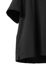 Load image into Gallery viewer, CAPERTICA OVERSIZED H/S TEE / SUVIN COTTON COMPACT JERSEY (BLACK)