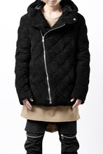 画像をギャラリービューアに読み込む, ISAMU KATAYAMA BACKLASH HOODED DOWN JACKET / KANGAROO REVERSE + POLISH WHITE GOOSE (BLACK)