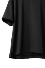 Load image into Gallery viewer, CAPERTICA OVERSIZED H/S TEE / SUVIN COTTON COMPACT JERSEY (CHARCOAL)