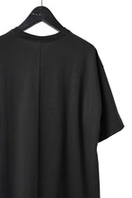 Load image into Gallery viewer, CAPERTICA OVERSIZED H/S TEE / SUVIN COTTON COMPACT JERSEY (CHARCOAL)
