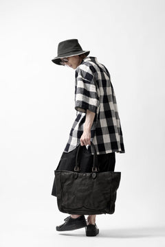 Load image into Gallery viewer, ISAMU KATAYAMA BACKLASH ZIP TOTE BAG / OBJECT DYED ROUGH STEER (BLACK)