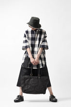 Load image into Gallery viewer, ISAMU KATAYAMA BACKLASH ZIP TOTE BAG / OBJECT DYED ROUGH STEER (BLACK)