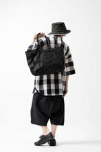 Load image into Gallery viewer, ISAMU KATAYAMA BACKLASH ZIP TOTE BAG / OBJECT DYED ROUGH STEER (BLACK)