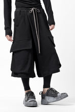 画像をギャラリービューアに読み込む, A.F ARTEFACT TWISTED HAKAMA-CARGO PANTS / COTTON SWEAT (BLACK)