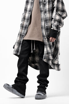画像をギャラリービューアに読み込む, A.F ARTEFACT FLARE LONG PANTS / HI-STRETCH DENIM (BLACK)