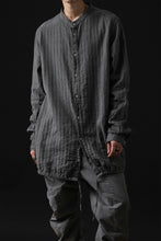 Load image into Gallery viewer, daub STRIPE LONG SHIRT / COLD DYED SOFT TWILL (GREY)