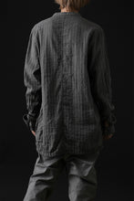 Load image into Gallery viewer, daub STRIPE LONG SHIRT / COLD DYED SOFT TWILL (GREY)