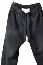 画像をギャラリービューアに読み込む, DEFORMATER.® THREE PROCESSING SWEAT JOGGER PANT - DYED/BIO/FROST EFFECT (VINTAGE BLACK)