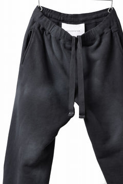 画像をギャラリービューアに読み込む, DEFORMATER.® THREE PROCESSING SWEAT JOGGER PANT - DYED/BIO/FROST EFFECT (VINTAGE BLACK)