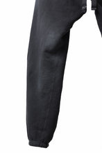 画像をギャラリービューアに読み込む, DEFORMATER.® THREE PROCESSING SWEAT JOGGER PANT - DYED/BIO/FROST EFFECT (VINTAGE BLACK)