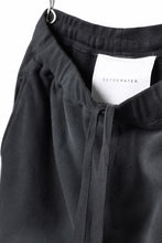 画像をギャラリービューアに読み込む, DEFORMATER.® THREE PROCESSING SWEAT JOGGER PANT - DYED/BIO/FROST EFFECT (VINTAGE BLACK)
