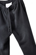 画像をギャラリービューアに読み込む, DEFORMATER.® THREE PROCESSING SWEAT JOGGER PANT - DYED/BIO/FROST EFFECT (VINTAGE BLACK)