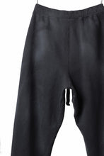 画像をギャラリービューアに読み込む, DEFORMATER.® THREE PROCESSING SWEAT JOGGER PANT - DYED/BIO/FROST EFFECT (VINTAGE BLACK)