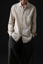 Load image into Gallery viewer, daub PLAIN COLLAR SHIRT / COLD DYED ORGANIC COTTON (SAND)