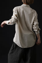 Load image into Gallery viewer, daub PLAIN COLLAR SHIRT / COLD DYED ORGANIC COTTON (SAND)