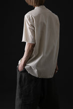 Load image into Gallery viewer, daub DYEING MINIMAL SS SHIRT / ORGANIC COTTON (SAND)