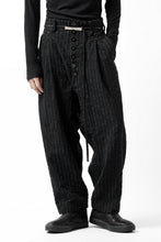 画像をギャラリービューアに読み込む, KLASICA SABRON CONSTRUCTED TROUSERS / LIGHT WEIGHT BLUR STRIPES (INK BLACK)