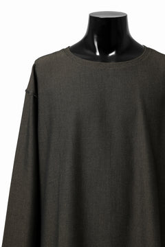 Load image into Gallery viewer, ISAMU KATAYAMA BACKLASH ROUND HEM L/S TOPS / STRETCH HEAT STORAGE FLEECE (KHAKI)