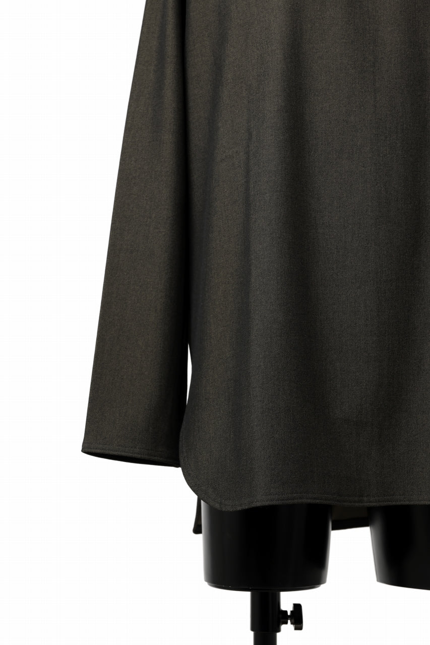 Load image into Gallery viewer, ISAMU KATAYAMA BACKLASH ROUND HEM L/S TOPS / STRETCH HEAT STORAGE FLEECE (KHAKI)