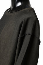 Load image into Gallery viewer, ISAMU KATAYAMA BACKLASH ROUND HEM L/S TOPS / STRETCH HEAT STORAGE FLEECE (KHAKI)