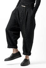 画像をギャラリービューアに読み込む, KLASICA SABRON CONSTRUCTED TROUSERS / LIGHT WEIGHT BLUR STRIPES (INK BLACK)