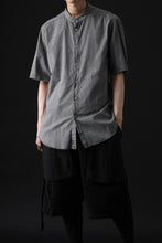 Load image into Gallery viewer, daub SHORT SLEEVE SHIRT / COLD DYED ORGANIC COTTON (GREY)
