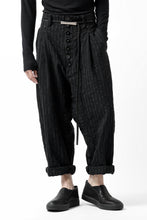 画像をギャラリービューアに読み込む, KLASICA SABRON CONSTRUCTED TROUSERS / LIGHT WEIGHT BLUR STRIPES (INK BLACK)