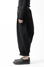 画像をギャラリービューアに読み込む, KLASICA SABRON CONSTRUCTED TROUSERS / LIGHT WEIGHT BLUR STRIPES (INK BLACK)