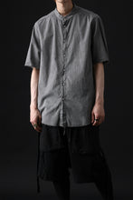 Load image into Gallery viewer, daub SHORT SLEEVE SHIRT / COLD DYED ORGANIC COTTON (GREY)