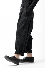 画像をギャラリービューアに読み込む, KLASICA SABRON CONSTRUCTED TROUSERS / LIGHT WEIGHT BLUR STRIPES (INK BLACK)