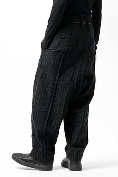 画像をギャラリービューアに読み込む, KLASICA SABRON CONSTRUCTED TROUSERS / LIGHT WEIGHT BLUR STRIPES (INK BLACK)