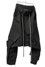 画像をギャラリービューアに読み込む, A.F ARTEFACT D-CLOTCH BIG CARGO CROPPED PANTS (BLACK)
