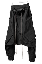 画像をギャラリービューアに読み込む, A.F ARTEFACT D-CLOTCH BIG CARGO CROPPED PANTS (BLACK)