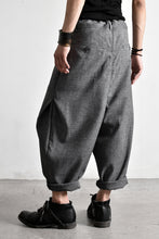 画像をギャラリービューアに読み込む, N/07 "MAUSK Detail" Three Dimensional Wide Tuck / Dart Cropped Pants #2 (GREY)