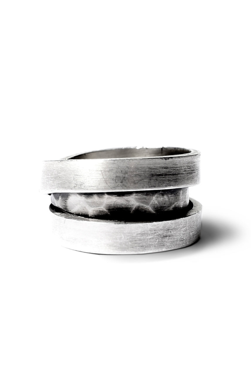 画像をギャラリービューアに読み込む, Holzpuppe Triple banded silver ring with unique texture