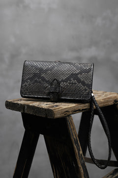 画像をギャラリービューアに読み込む, ISAMU KATAYAMA BACKLASH SMART PHONE CASE/PURSE (SUMI DYED PYTHON)