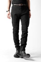 画像をギャラリービューアに読み込む, thomkrom OVER LOCKED SLIM TROUSERS / FADE STRETCH DENIM (BLACK)