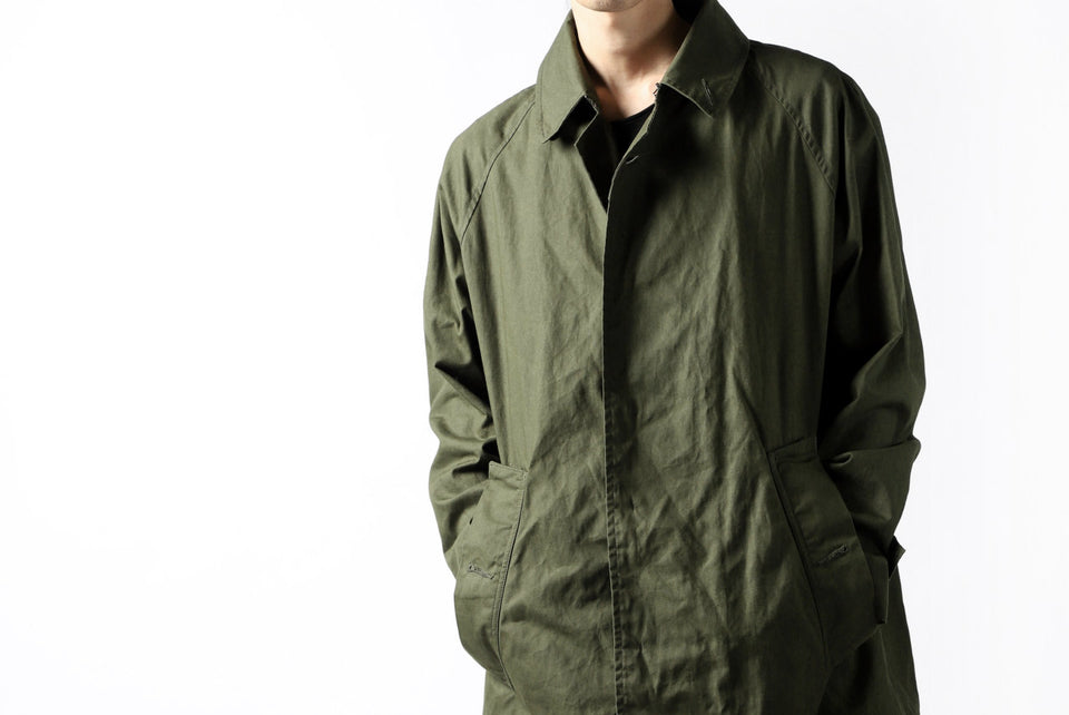 Load image into Gallery viewer, KLASICA BURRY MAC COAT / PARAFFINED COTTON (OLIVE)