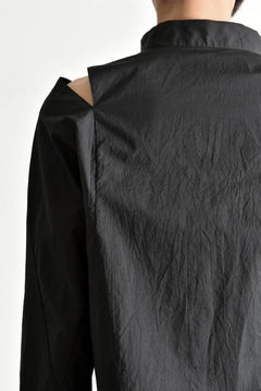 Load image into Gallery viewer, N/07 "MAUSK Detail" SLIT-SHOULDER LONG SHIRT (BLACK)