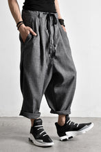 画像をギャラリービューアに読み込む, N/07 "MAUSK Detail" Three Dimensional Wide Tuck / Dart Cropped Pants #2 (GREY)