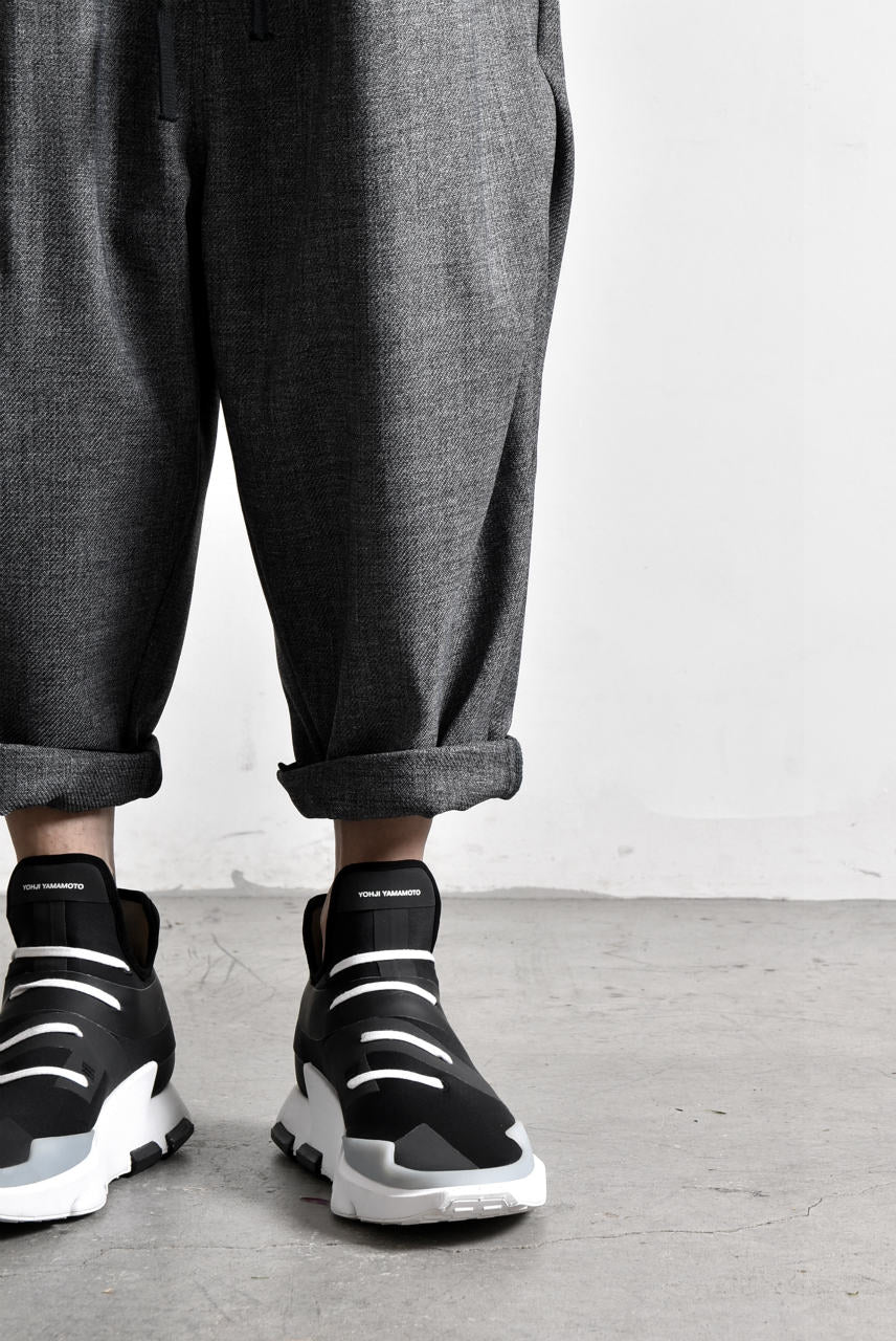 画像をギャラリービューアに読み込む, N/07 "MAUSK Detail" Three Dimensional Wide Tuck / Dart Cropped Pants #2 (GREY)